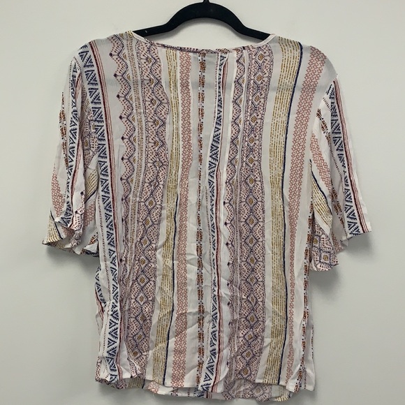 Bobeau collection boho short bell sleeve blouse with tassels size small - Picture 9 of 11